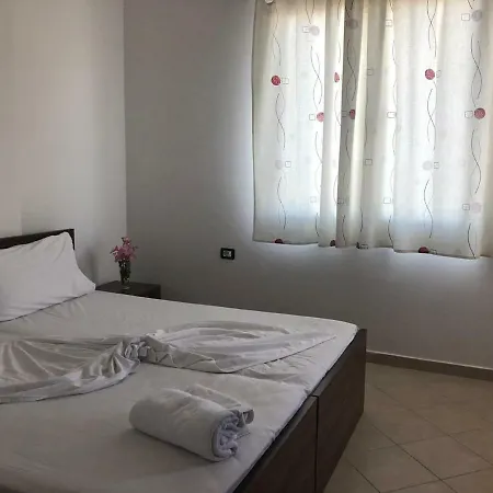 Sinella Holiday Qerret