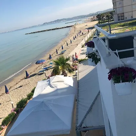 Sinella Holiday 3* Qerret