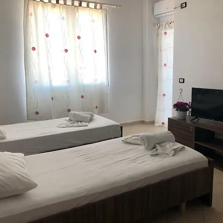 מלון Sinella Holiday Qerret (Tirana)